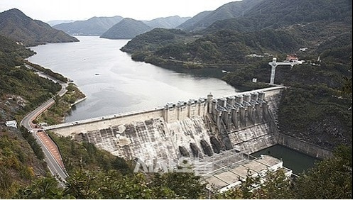 Dam. Korea, 001