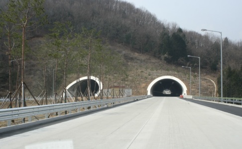 Southen Highway, Korea. 003